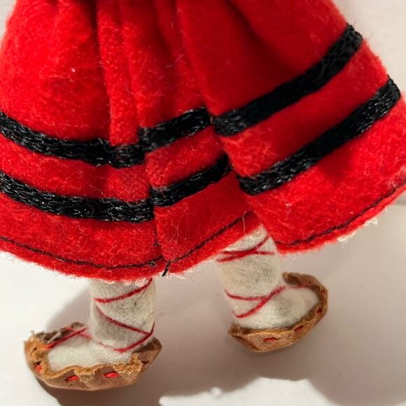 Vintage Fraulein felt doll made in Germany - Picture 9 of 11